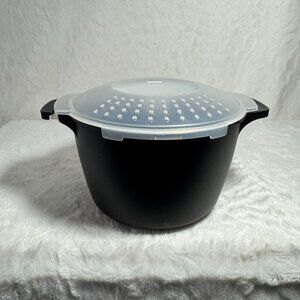 Pampered Chef Micro Cooker 2-Quart Black With Strainer Lid